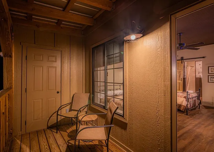 Miners #4 - King Bed - Private Balcony With Views Chalet