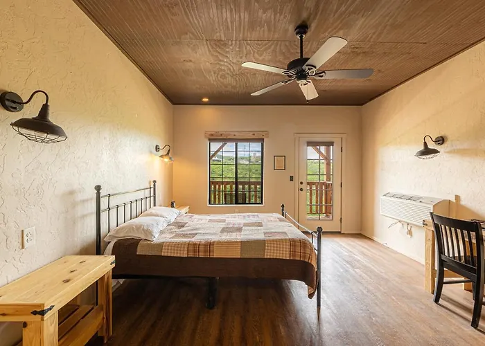 Miners #4 - King Bed - Private Balcony With Views *