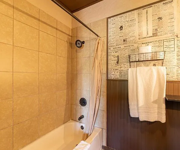 Chalet Miners #4 - King Bed - Private Balcony With Views Tombstone