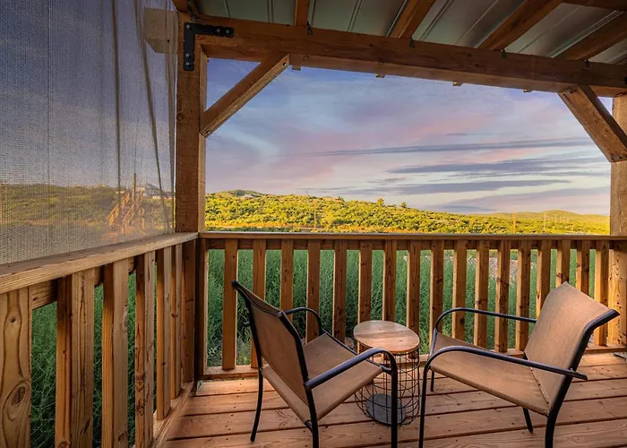 Miners #4 - King Bed - Private Balcony With Views *